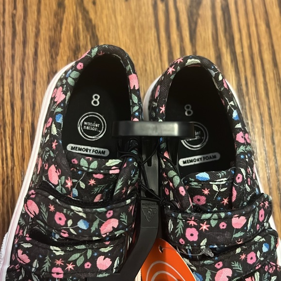 •NEW• Floral Toddler Sneakers - 8T - Picture 6 of 7